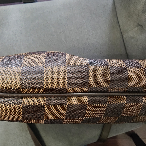 Louis Vuitton Bloomsbury Pm Crossbody Bag - Picture 10 of 17